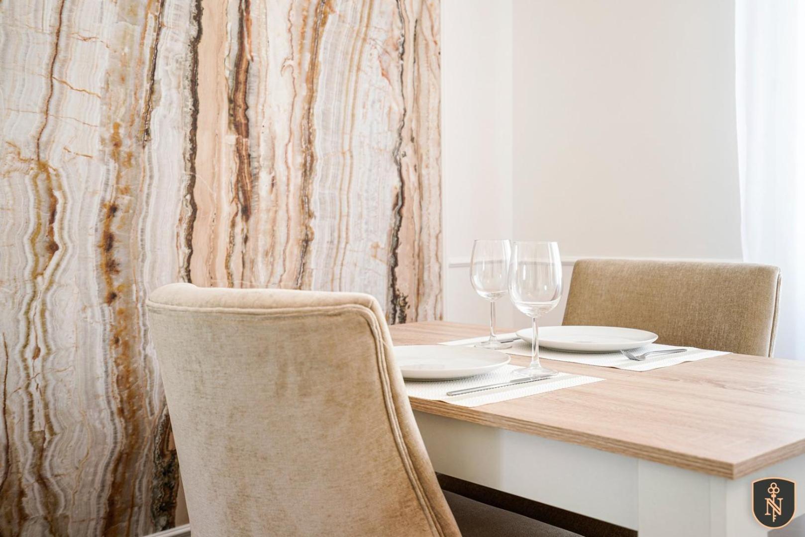 La Casa Bella — Chic & Modern Downtown Διαμέρισμα Καν Εξωτερικό φωτογραφία